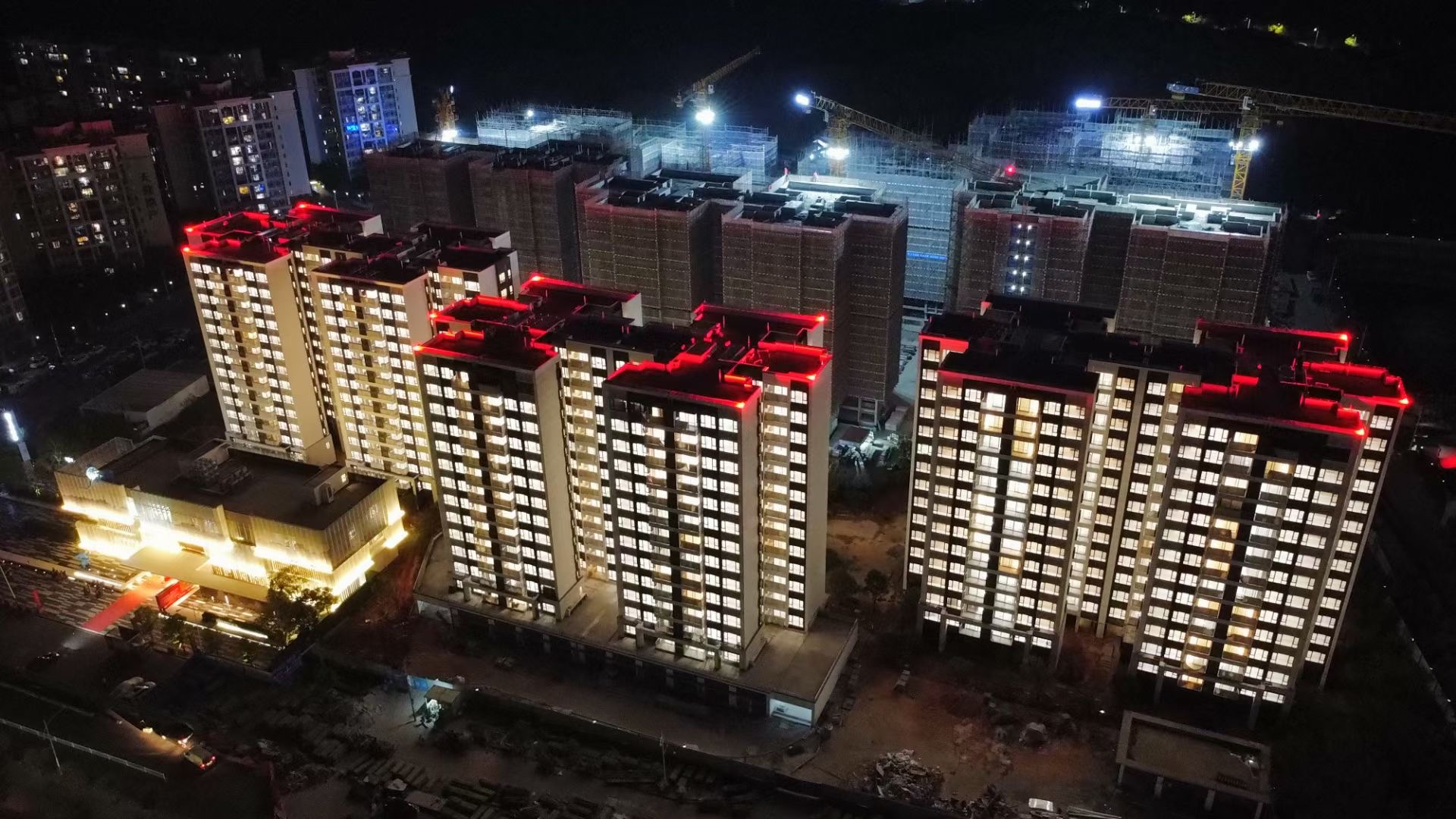 廣氮2期項目開(kāi)關(guān)房及專(zhuān)變電房送電成功